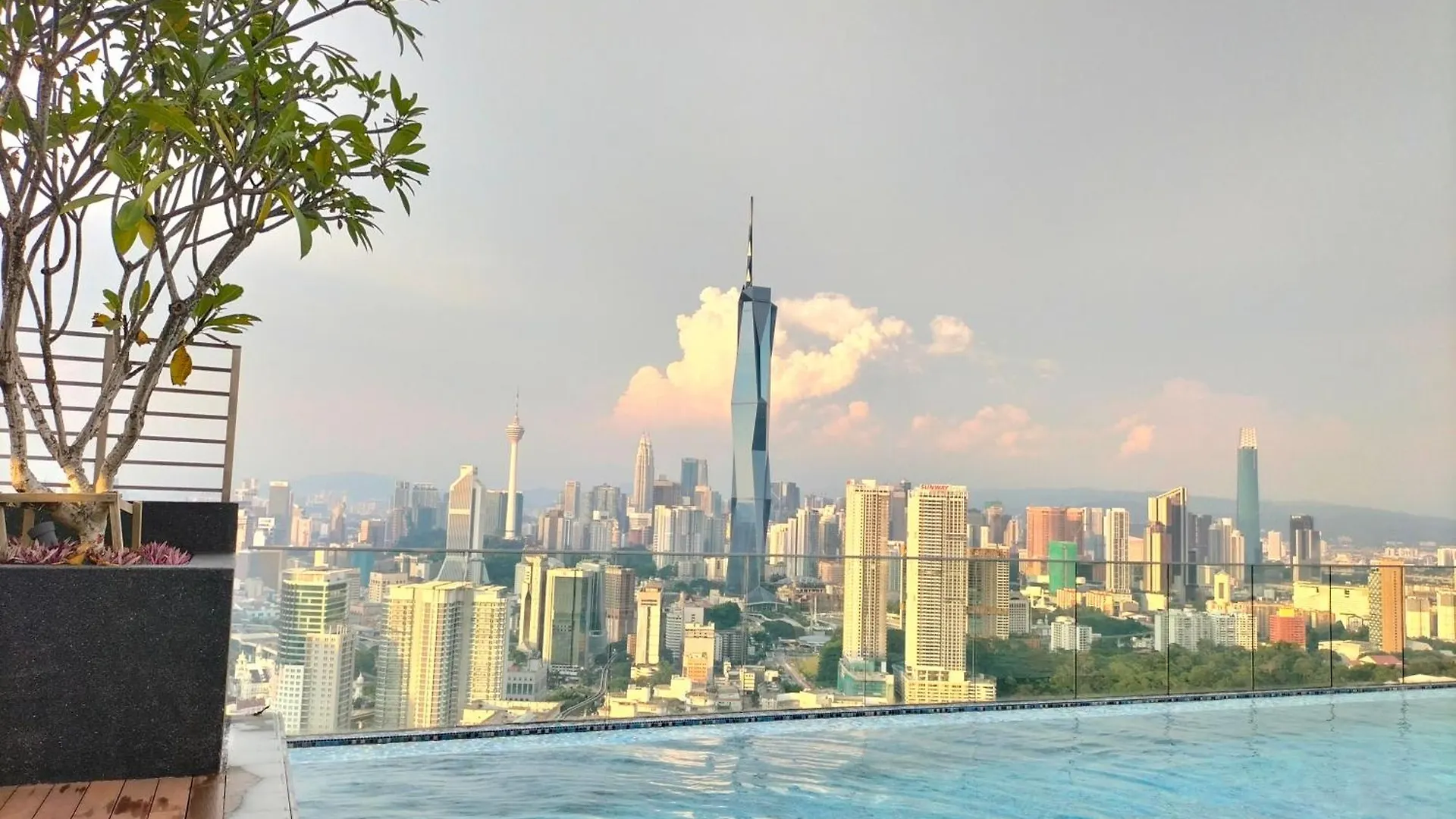 Riveria City With Sky Pool And Fitness Room Kl Sentral Kuala Lumpur